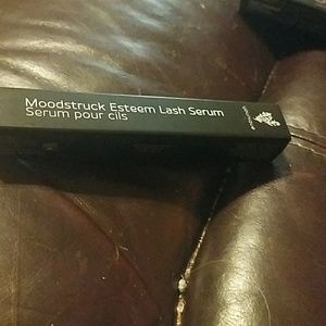 Younique Moodstruck Esteem Lash Serum